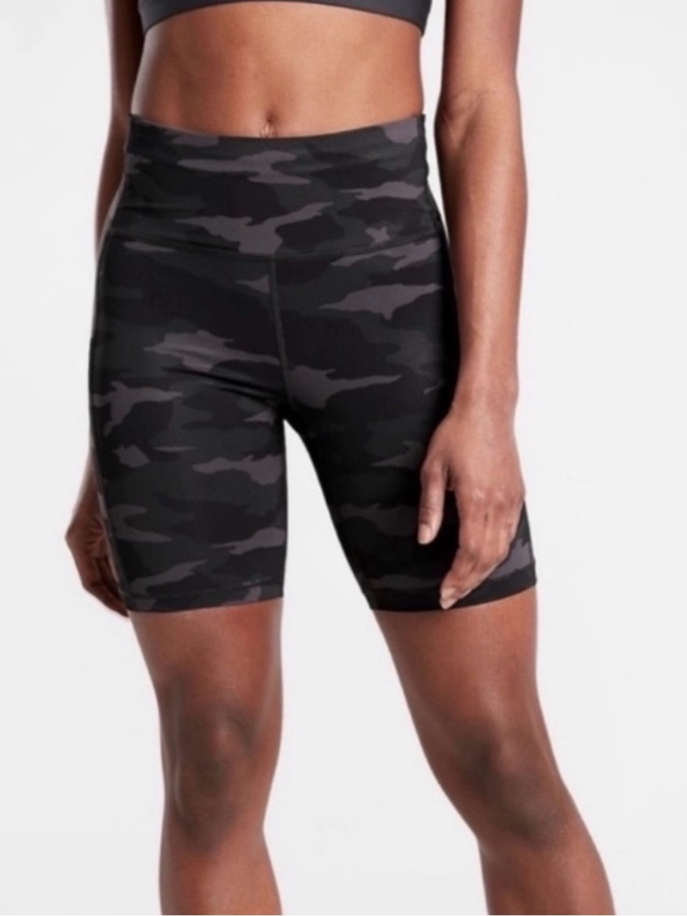 Athleta‎ Ultimate Stash Pocket Camo 7 Inch Biker Short Size Medium